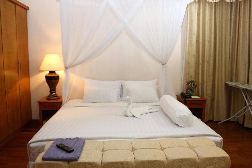 Myat Taw Win Hotel Naypyidaw Exterior photo