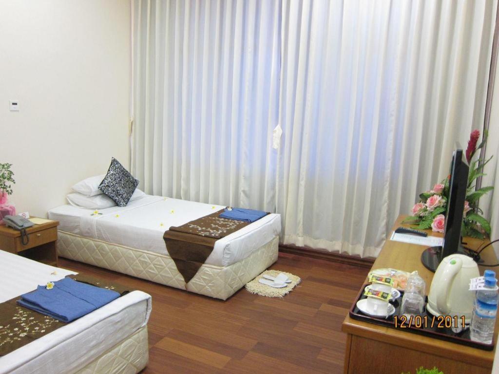 Myat Taw Win Hotel Naypyidaw Exterior photo