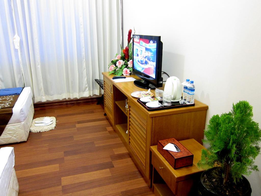 Myat Taw Win Hotel Naypyidaw Room photo