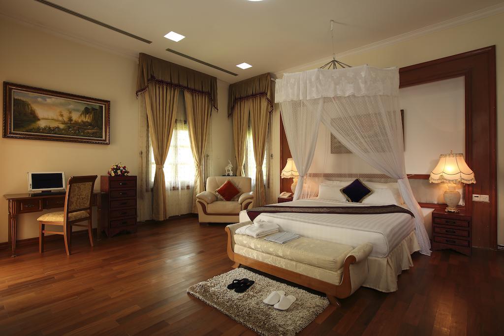 Myat Taw Win Hotel Naypyidaw Room photo