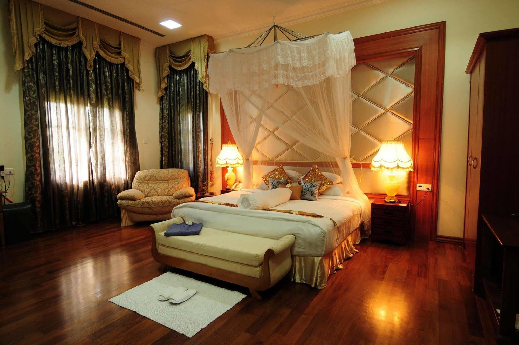 Myat Taw Win Hotel Naypyidaw Exterior photo