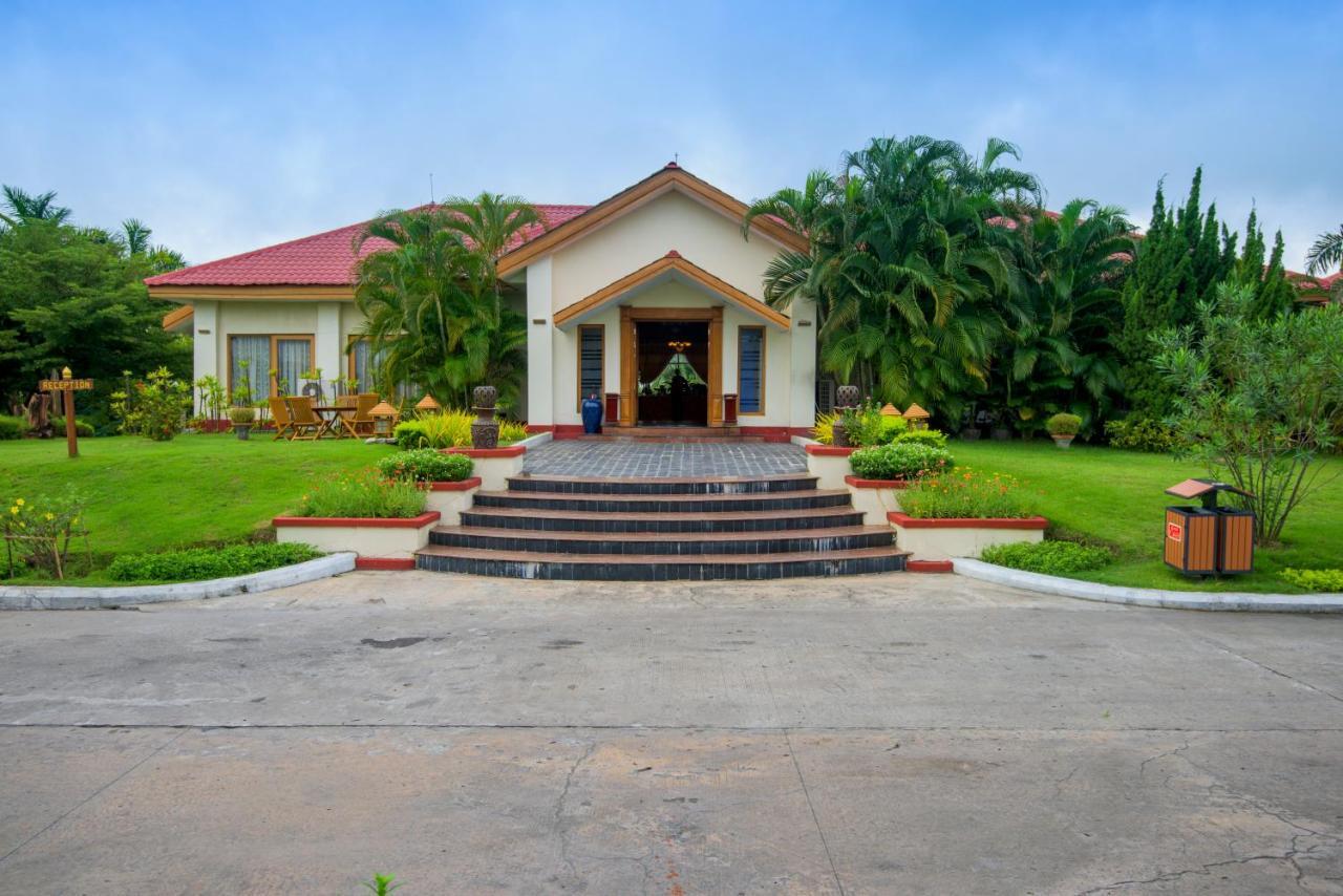 Myat Taw Win Hotel Naypyidaw Exterior photo